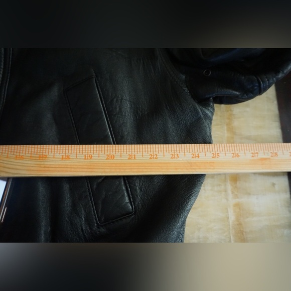 Vintage 90’s cropped leather jacket authentic leather - Picture 3 of 12